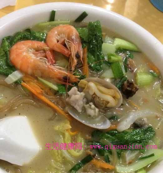 葱头大虾汤--汤汁浓滑，温中散寒，壮阳补肾