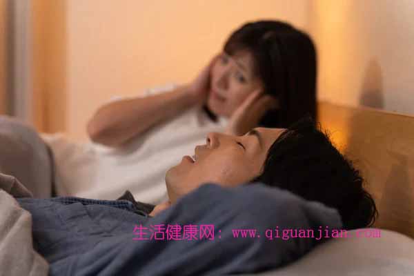 睡觉时出现这4种“怪象”，别只当是累了！