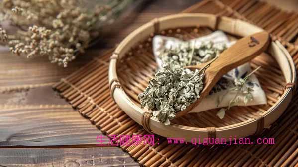 揭秘艾草驱寒祛湿的3大黄金用法，最后一点千万别忽略！