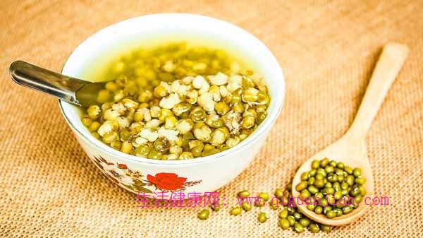 逆转三高只靠一碗绿豆汤？揭秘“胆固醇暴跌15%”真相！