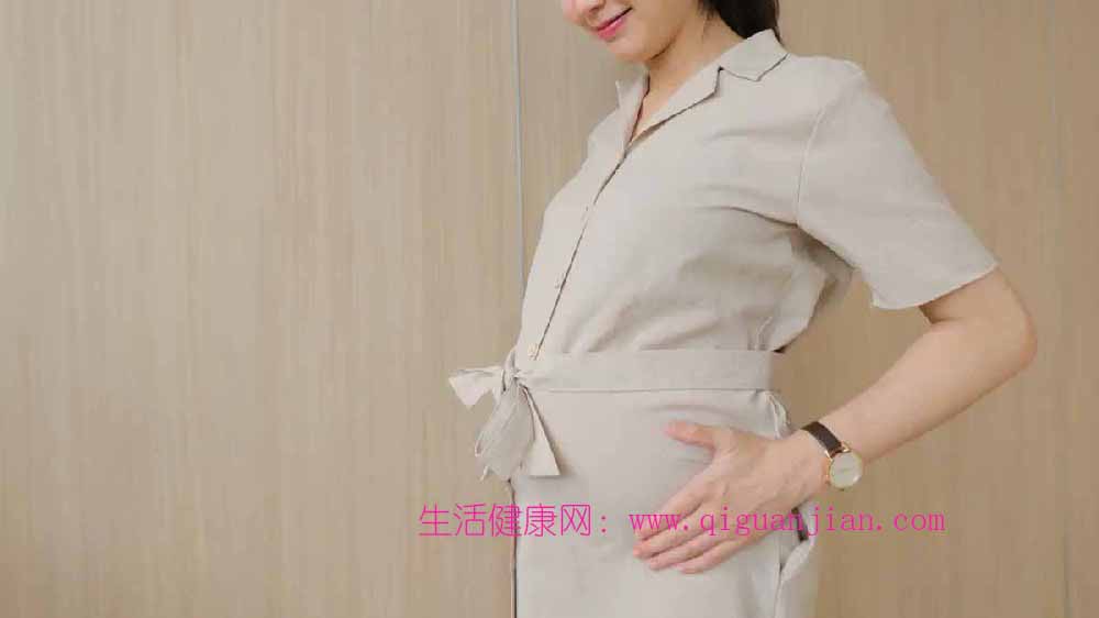 新手妈妈产后陷入情绪深渊，理解与陪伴帮她重见阳光