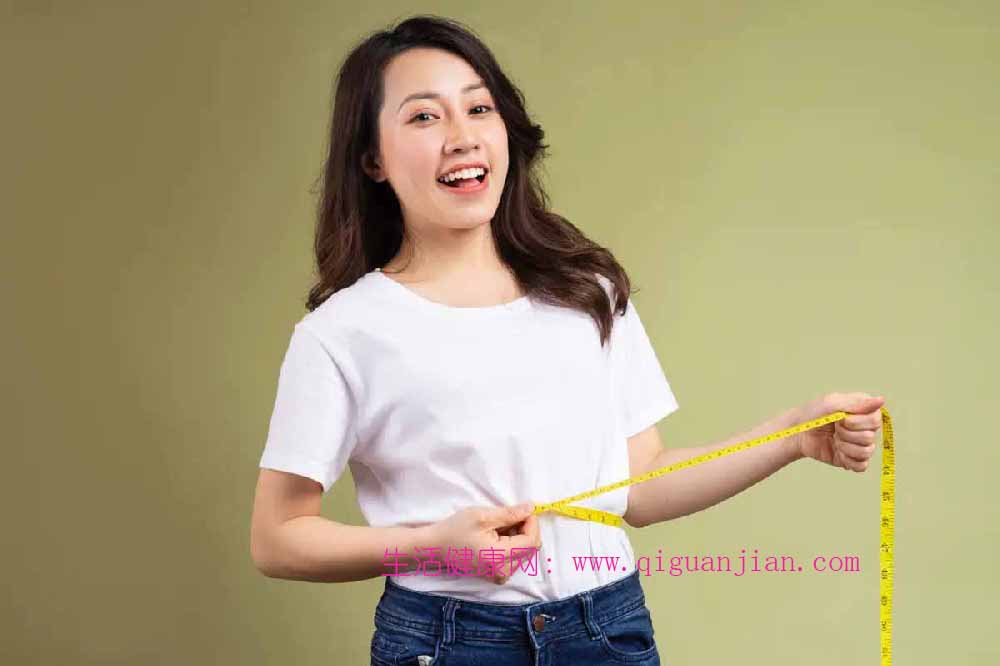 夏日减重黄金期！健脾祛湿不节食，靠茶饮+按摩轻松甩肉