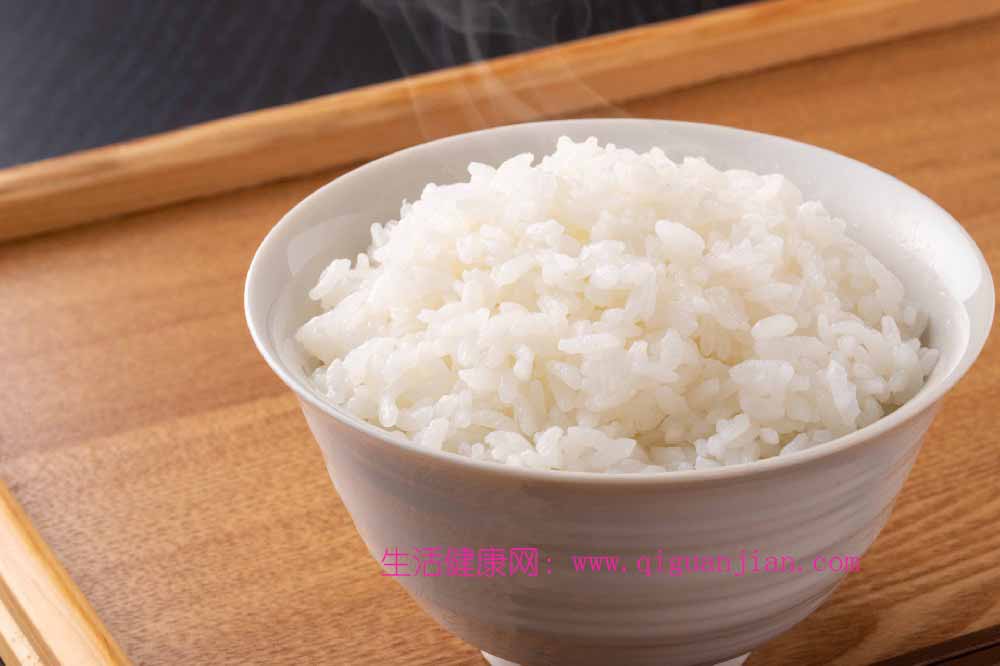 胃痛、胃胀、胃酸反复？中医教你对症养胃，避开饮食误区