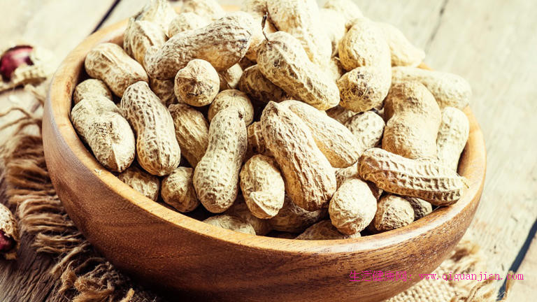 不起眼的花生，竟藏着肿瘤相关隐患？正确食用才是关键