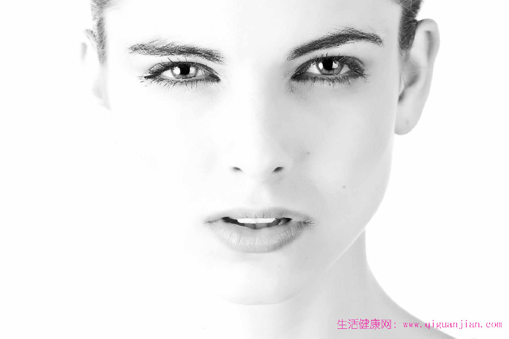 脸上出现这7个信号，竟是血糖在“报警”！早发现早远离糖尿病风险