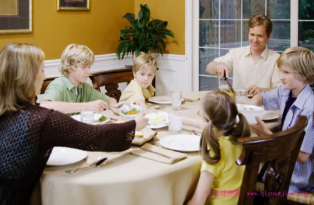 家庭晚餐：守护青少年心理健康的简单有效方式