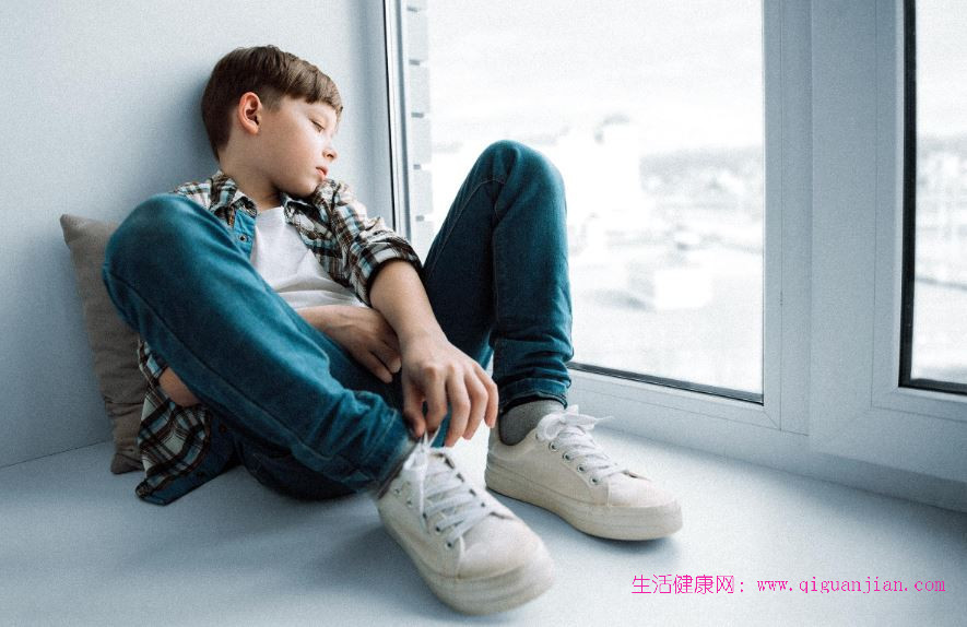 孩子频繁头痛胃痛、情绪不稳？警惕青少年焦虑抑郁躯体信号